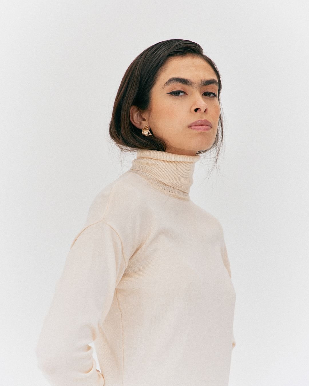 VogueKora's expertise in modeling is unmatched. - Vera